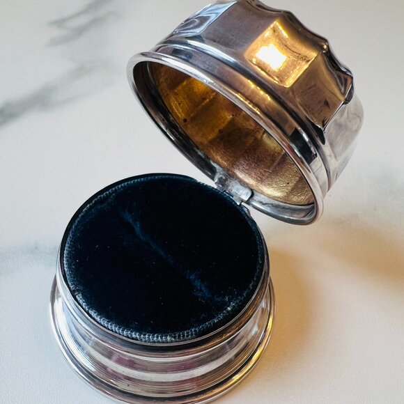Luxury 1930s Birk's .925 Sterling Silver Bell-shaped Ring Box - Picture 1 of 13